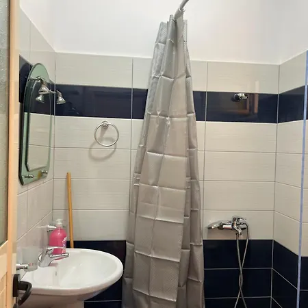 Rock Star-pllakat ساراندا