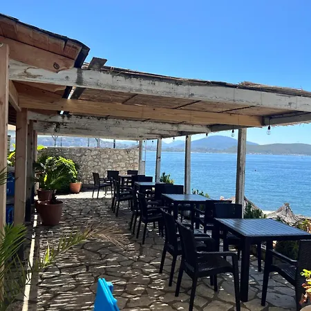 Rock Star-pllakat Sarande