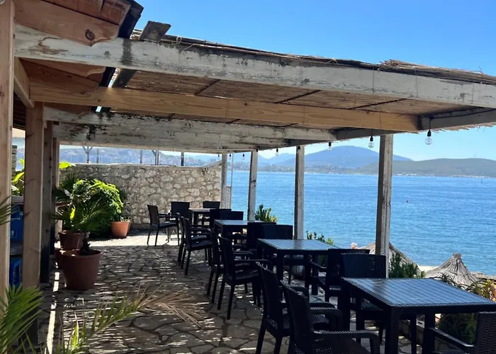 Rock Star-pllakat Sarandë